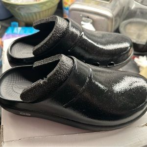 OOFOS OOCLOOG LUXE CLOG NEW Never worn